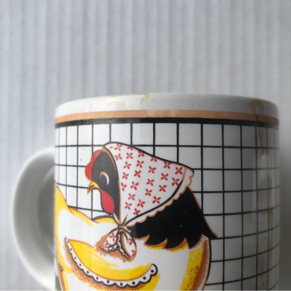 Set of 2 Vintage Coffee Mugs By Interpur “Barnyard”Hen Wearing Bandana &… - Picture 8 of 10